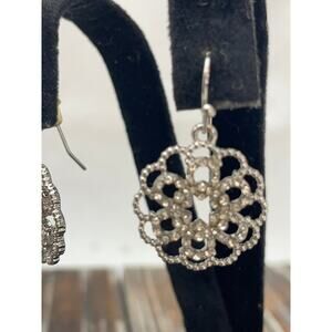 Women's Beautiful Floral Filagree Earrings Drop Dangle GUC Lightweight